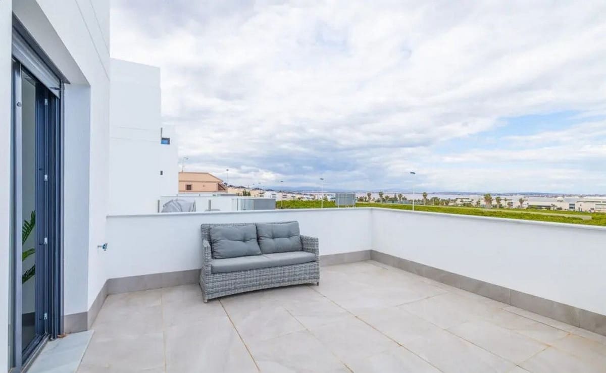 Chalet de 3 habitaciones en Los Balcones en venta con piscina garaje - 660.000 € (Ref: 10071651)