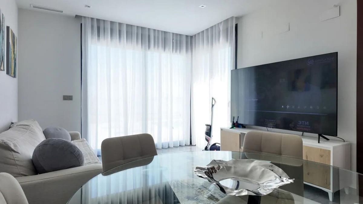 Chalet de 3 habitaciones en Los Balcones en venta con piscina garaje - 660.000 € (Ref: 10071651)