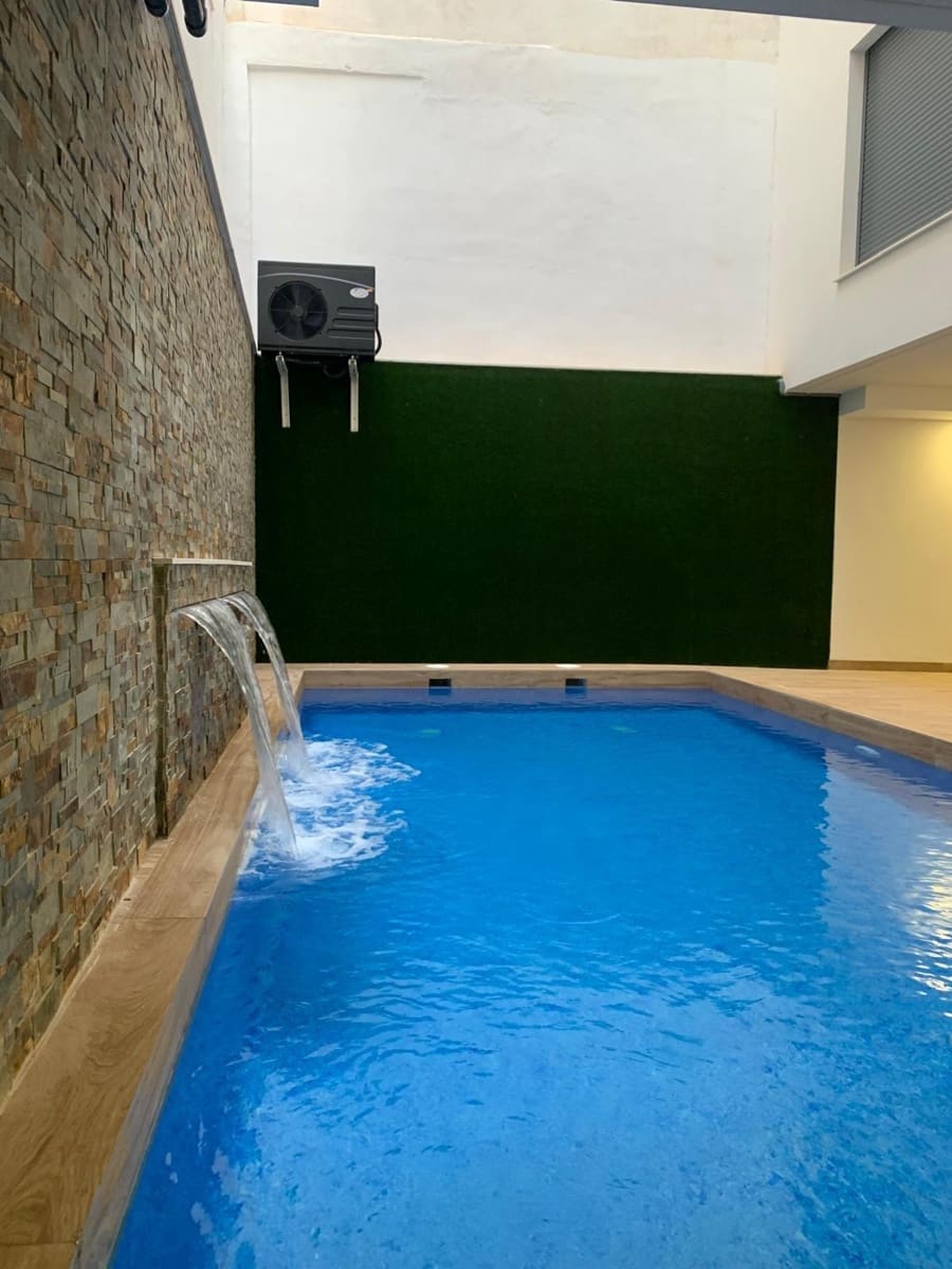 1 bedroom Beach Apartment for sale in Torrevieja with pool - € 192,000 (Ref: 10071690)