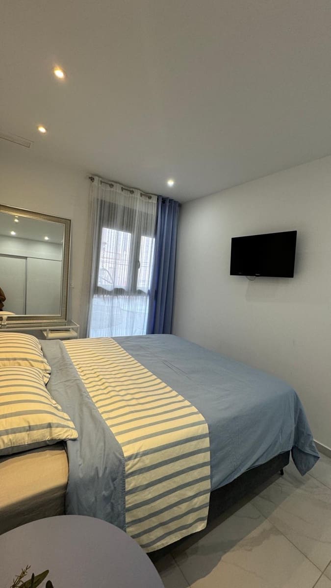 1 bedroom Beach Apartment for sale in Torrevieja with pool - € 192,000 (Ref: 10071690)