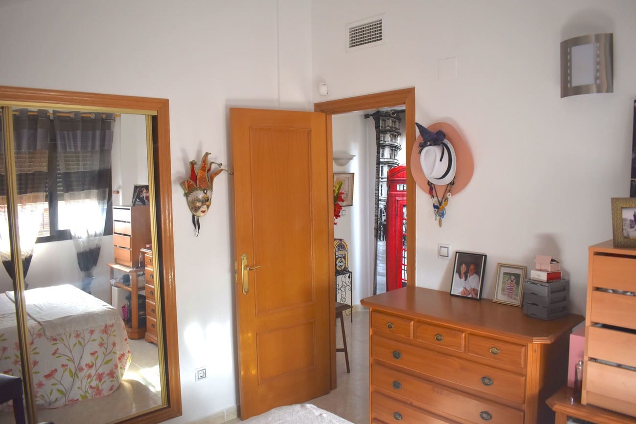 3 soveværelse Villa til salg i El Raso med swimmingpool garage - € 378.000 (Ref: 10077427)