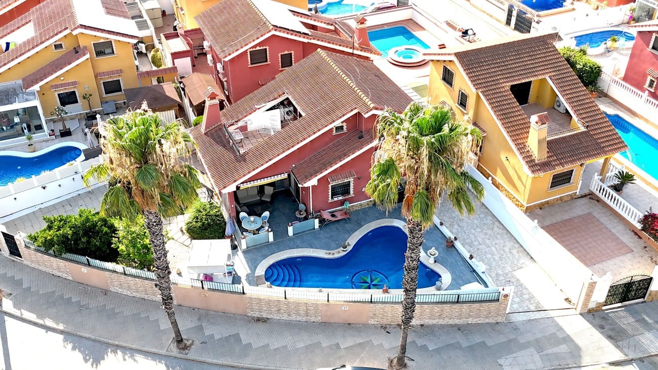 3 soveværelse Villa til salg i El Raso med swimmingpool garage - € 378.000 (Ref: 10077427)