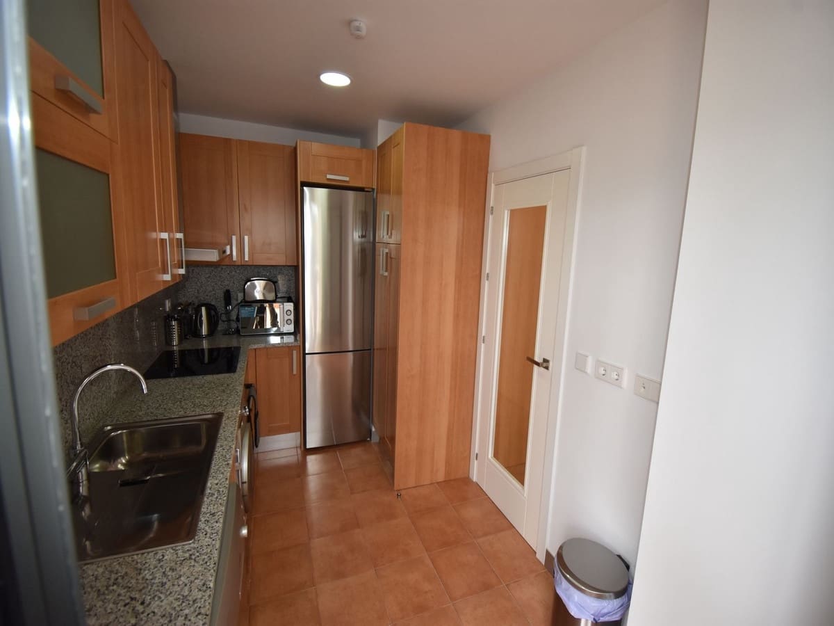 2 sovrum Lägenhet till salu i Estepona med pool garage - 365 000 € (Ref: 10077472)
