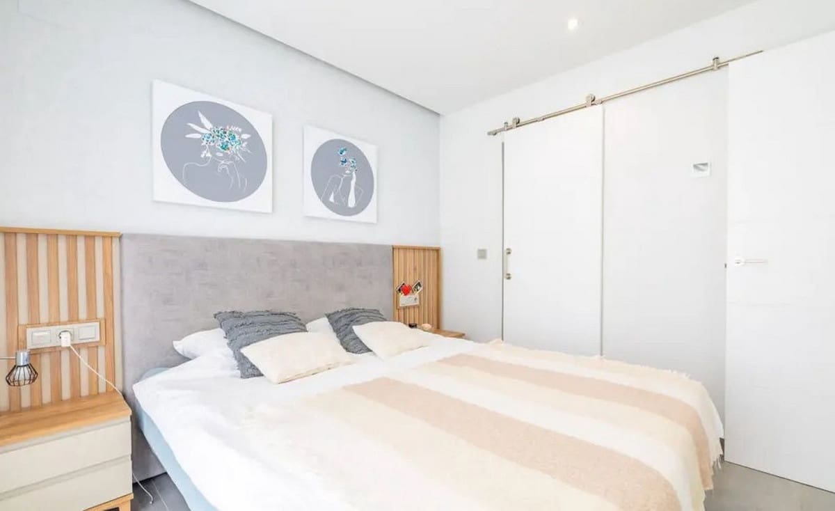 3 Zimmer Villa zu verkaufen in Los Balcones mit Pool Garage - 660.000 € (Ref: 10077510)