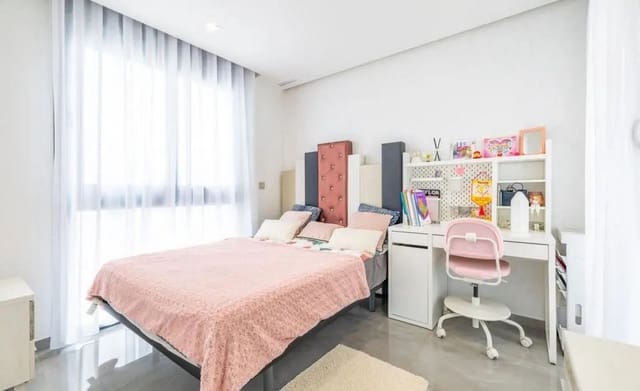 3 Zimmer Villa zu verkaufen in Los Balcones mit Pool Garage - 660.000 € (Ref: 10077510)