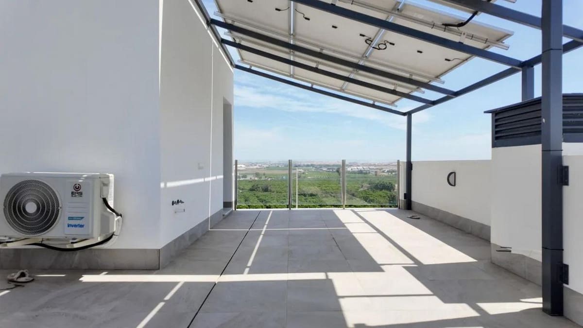 3 Zimmer Villa zu verkaufen in Los Balcones mit Pool Garage - 660.000 € (Ref: 10077510)