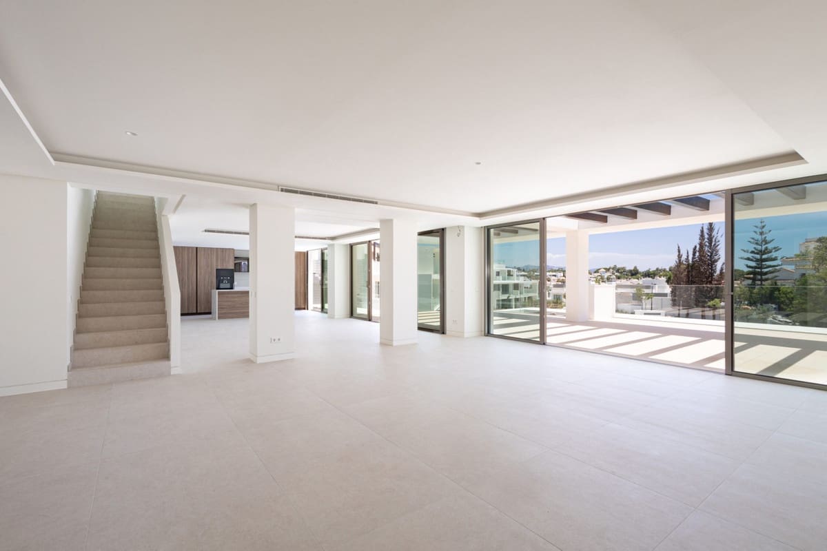 Apartamento de 4 habitaciones en Marbella en venta con piscina garaje - 5.350.000 € (Ref: 10082650)