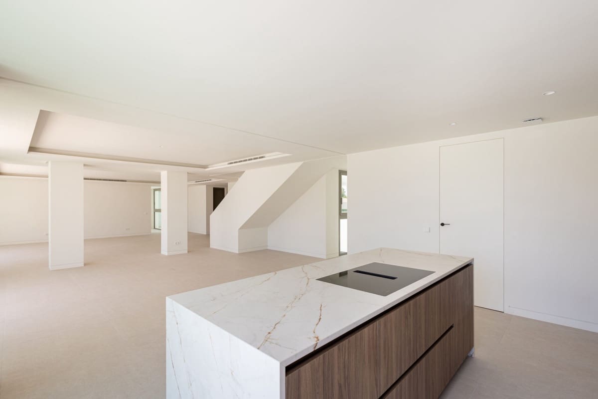 Apartamento de 4 habitaciones en Marbella en venta con piscina garaje - 5.350.000 € (Ref: 10082650)