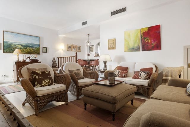 3 bedroom Townhouse for sale in El Velerín, Estepona with pool - € 495,000 (Ref: 10082654)