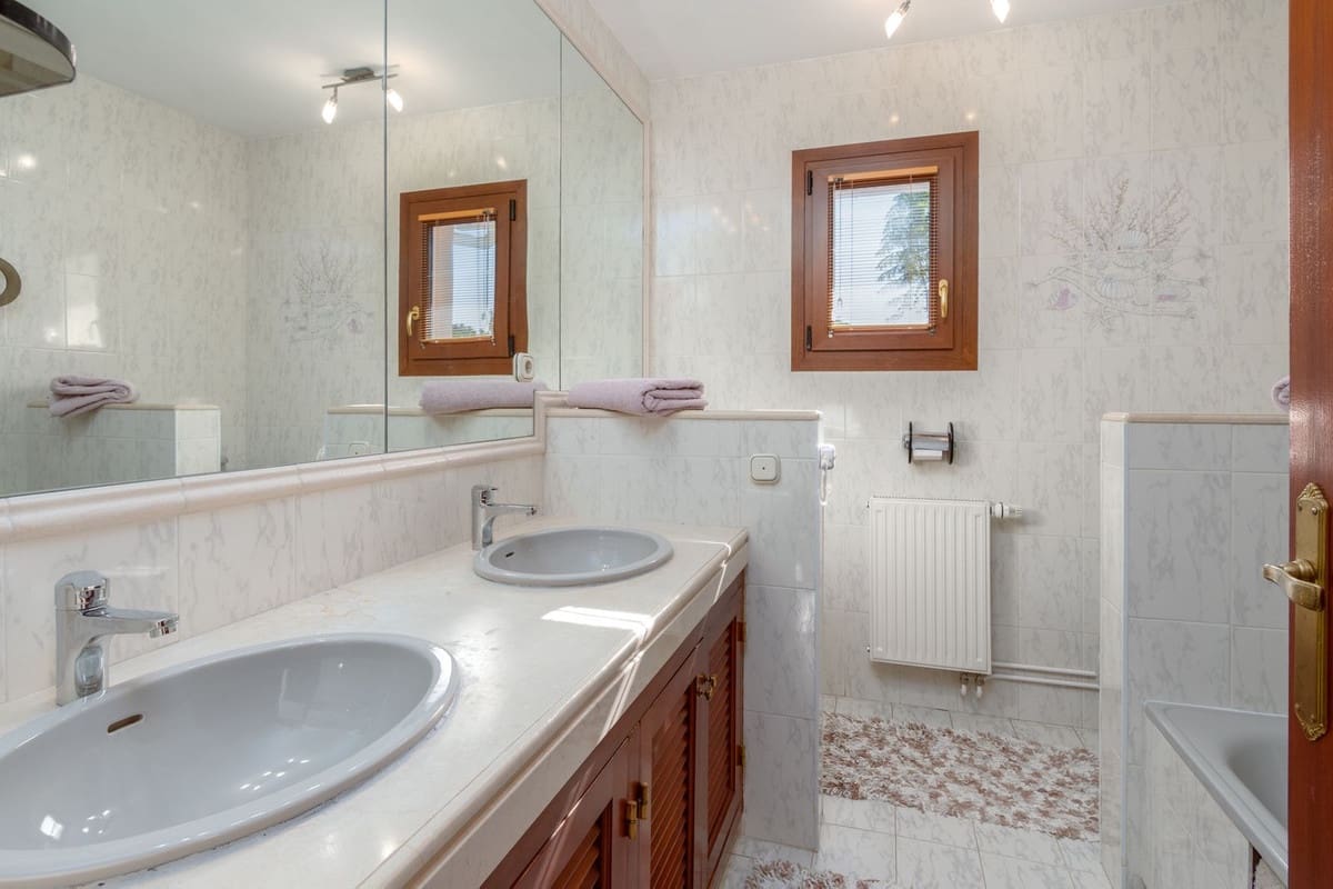 5 sypialnia Willa na sprzedaż w Mijas z basenem garażem - 1 499 000 € (Ref: 10082673)