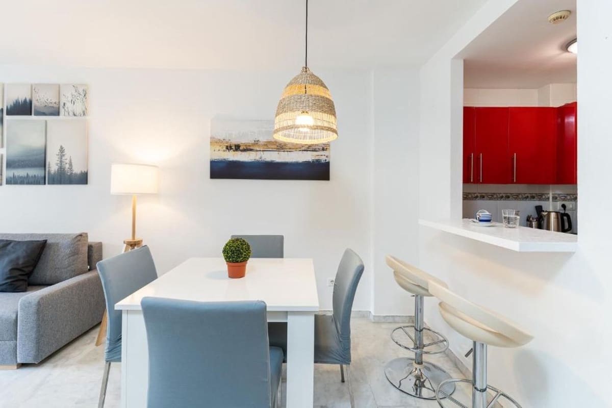 2 soverom Leilighet til salgs i Benalmadena med svømmebasseng garasje - € 310 000 (Ref: 10082674)
