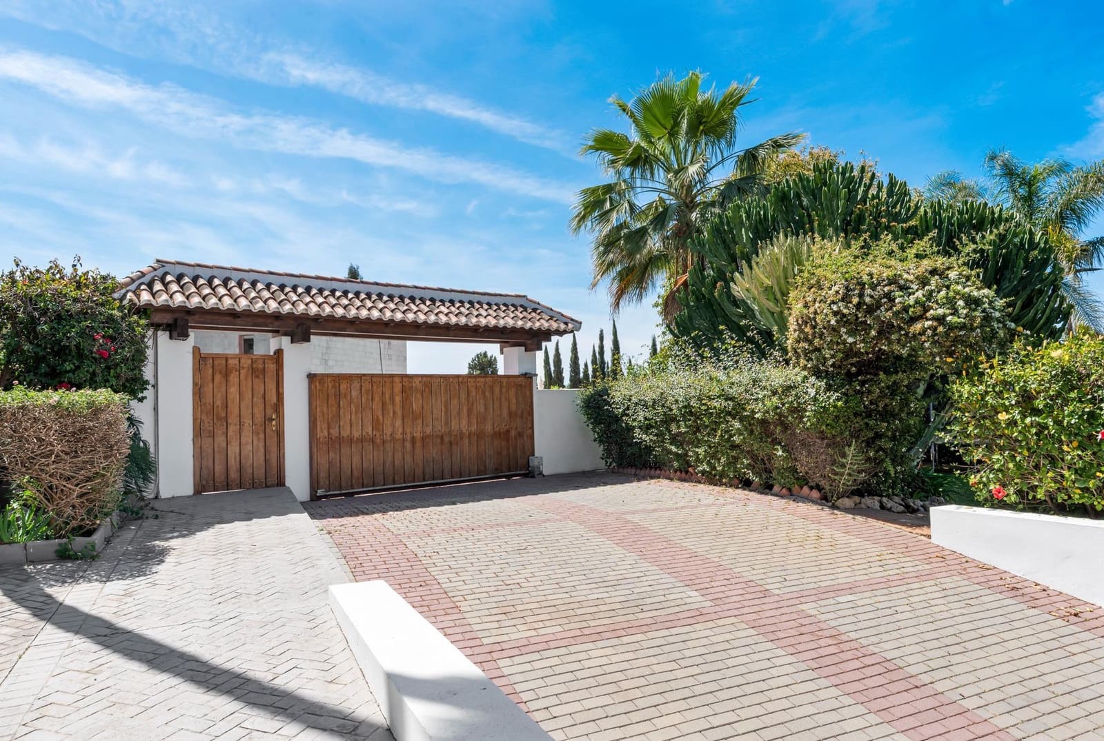 6 soveværelse Villa til salg i Benahavis med swimmingpool - € 2.690.000 (Ref: 10082677)
