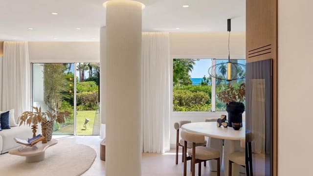 Apartamento de 3 habitaciones en Saladillo-Benamara, Estepona en venta con piscina - 1.495.000 € (Ref: 10082678)