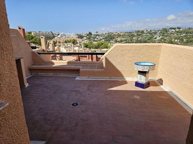 3 sovrum Lägenhet till salu i La Dama de Noche - La Alzambra, Marbella med pool - 850 000 € (Ref: 10082691)