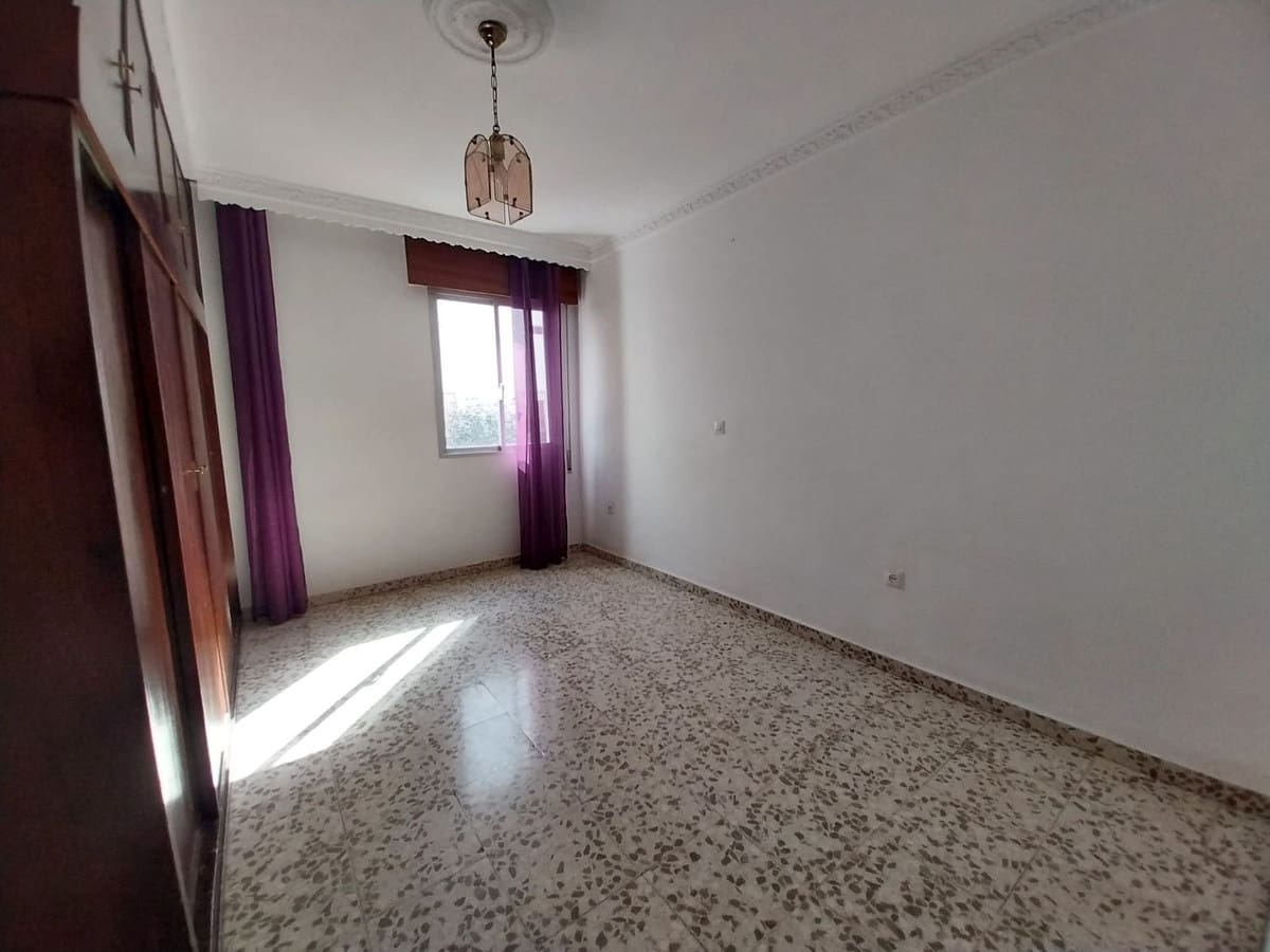 3 bedroom Apartment for sale in Estepona - € 315,000 (Ref: 10082701)