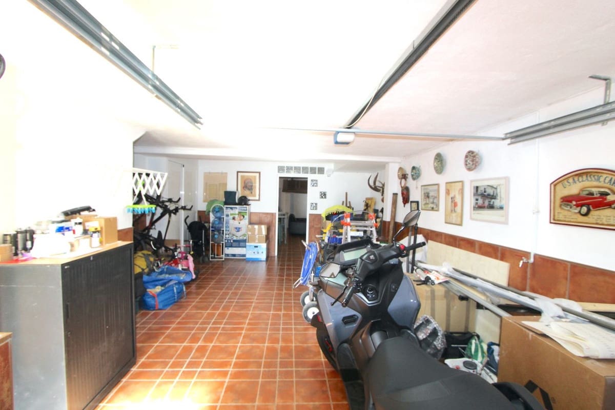 5 chambre Maison de Ville à vendre à Marbella avec piscine garage - 560 000 € (Ref: 10082736)