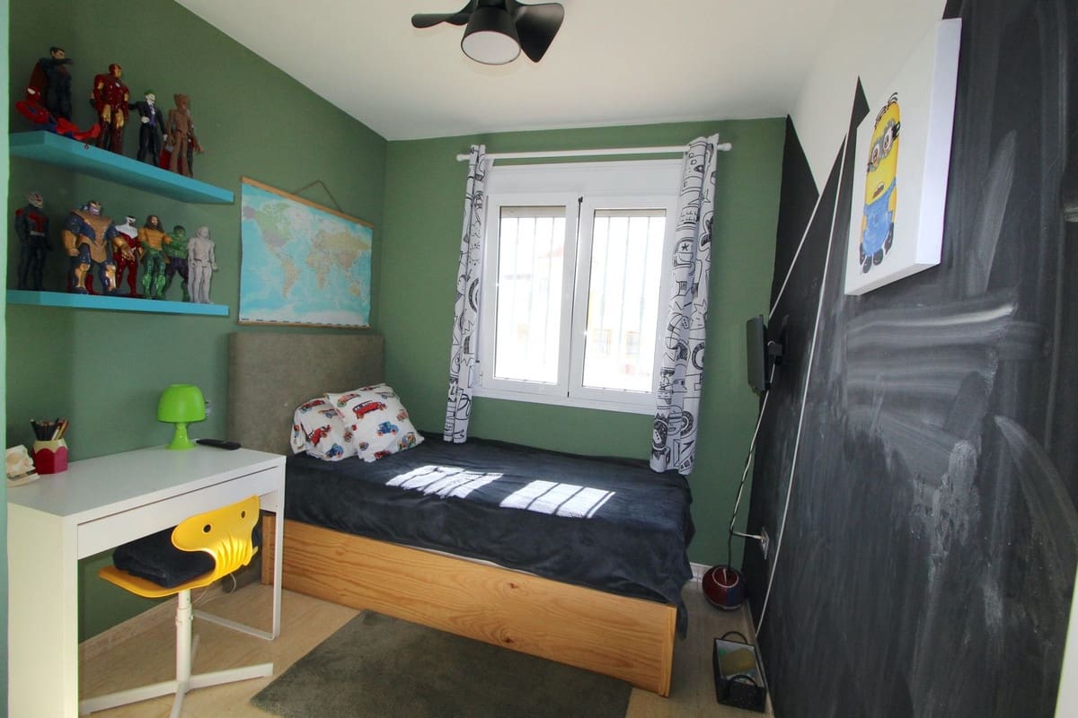 5 chambre Maison de Ville à vendre à Marbella avec piscine garage - 560 000 € (Ref: 10082736)