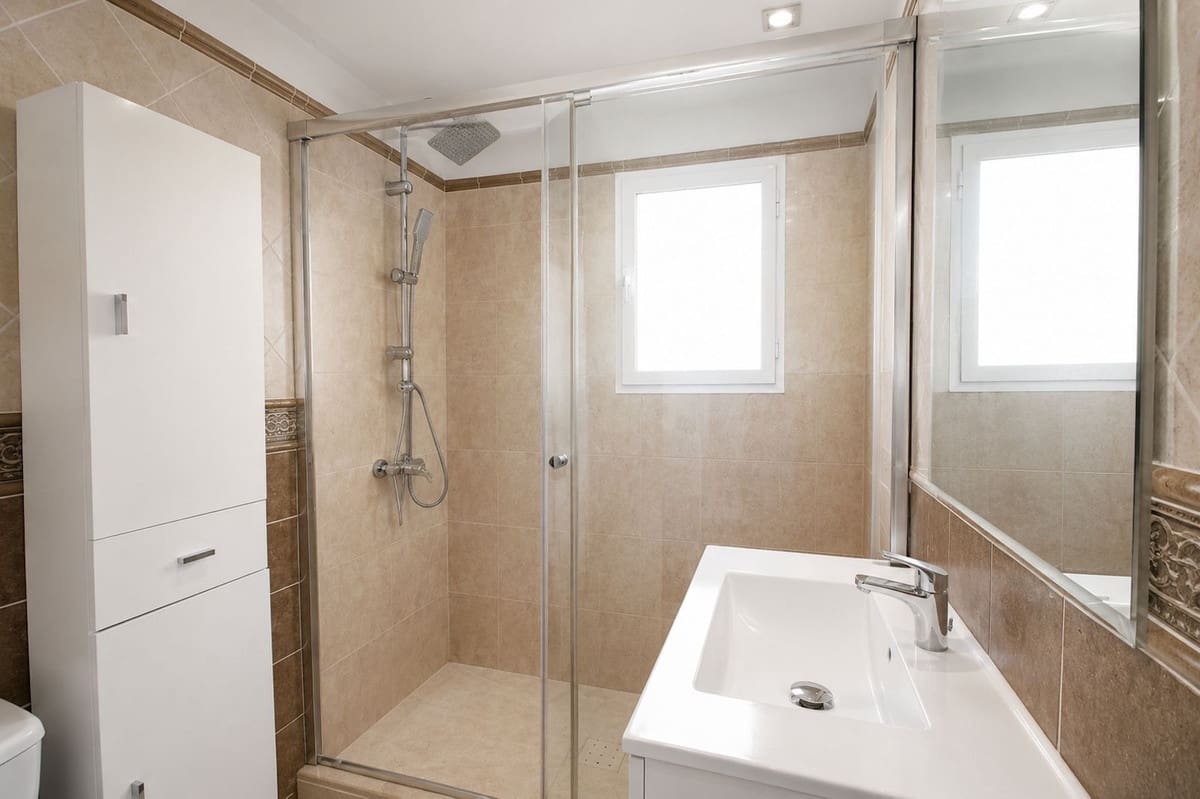 5 chambre Maison de Ville à vendre à Marbella avec piscine garage - 560 000 € (Ref: 10082736)