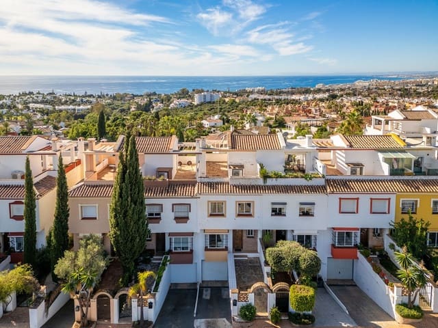 3 soverom Hus til salgs i Lomas De Marbella, Marbella med svømmebasseng garasje - € 875 000 (Ref: 10082738)