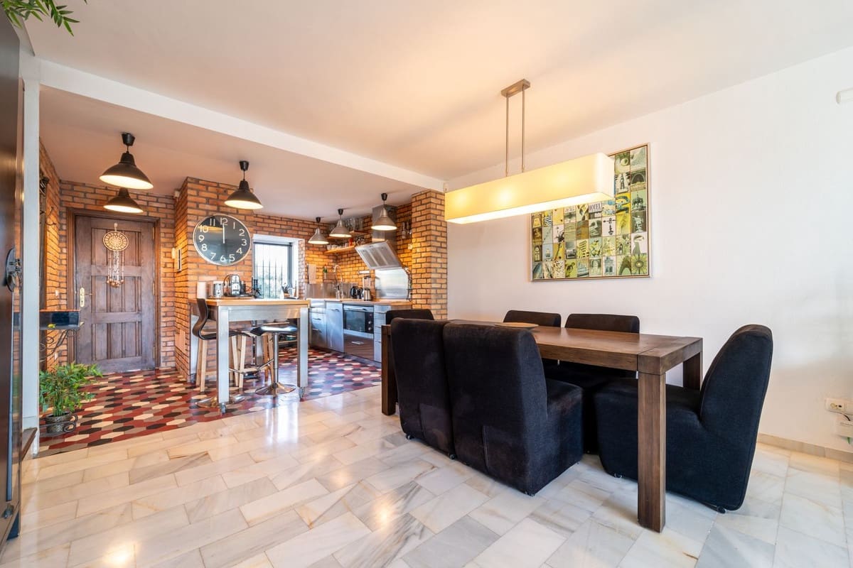 3 soverom Hus til salgs i Marbella med svømmebasseng garasje - € 875 000 (Ref: 10082738)