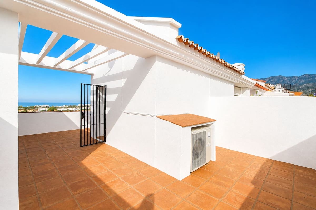 3 soverom Hus til salgs i Marbella med svømmebasseng garasje - € 875 000 (Ref: 10082738)
