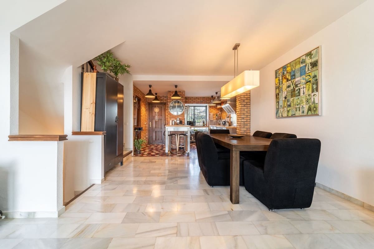 3 soverom Hus til salgs i Marbella med svømmebasseng garasje - € 875 000 (Ref: 10082738)