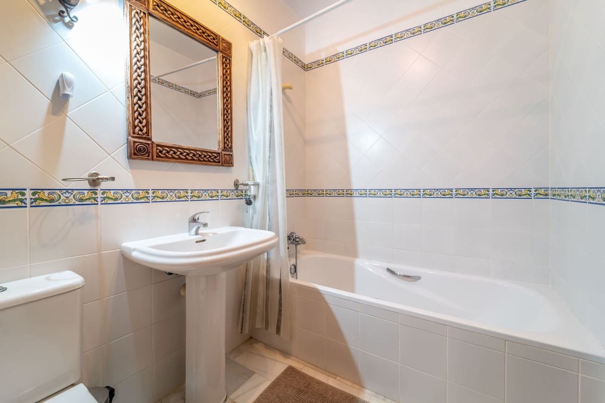 3 soverom Hus til salgs i Marbella med svømmebasseng garasje - € 875 000 (Ref: 10082738)