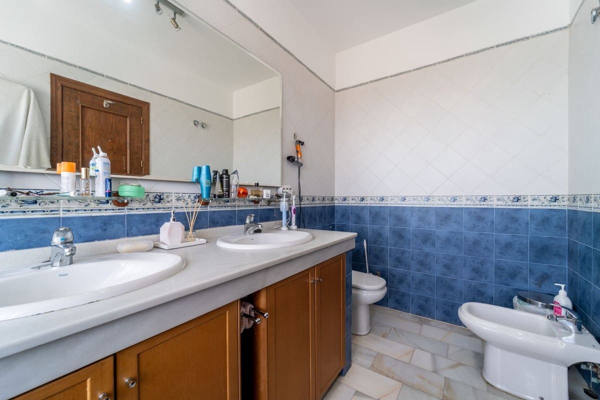 3 soverom Hus til salgs i Marbella med svømmebasseng garasje - € 875 000 (Ref: 10082738)