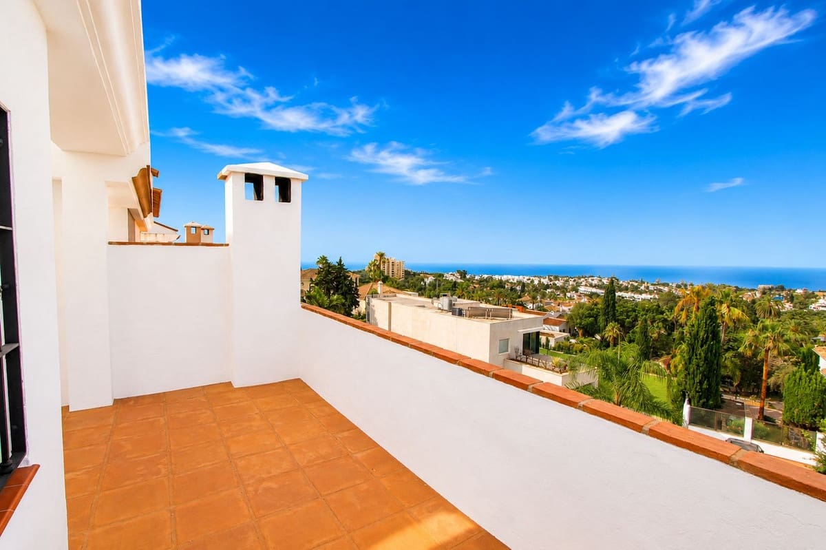 3 soverom Hus til salgs i Marbella med svømmebasseng garasje - € 875 000 (Ref: 10082738)