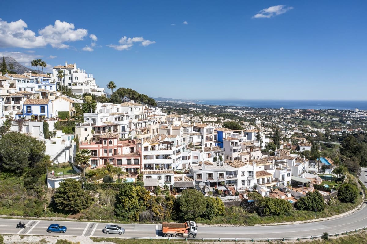 5 soveværelse Byhus til salg i Benahavis med swimmingpool garage - € 995.000 (Ref: 10082745)