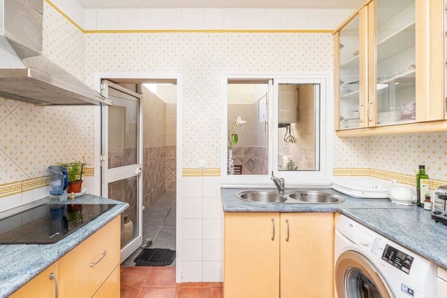 3 chambre Maison de Ville à vendre à Guadiaro, San Roque avec garage - 279 000 € (Ref: 10082755)