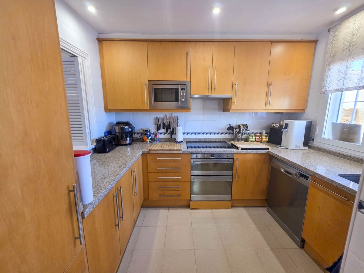3 soveværelse Byhus til salg i La Duquesa / Puerto de la Duquesa - € 345.000 (Ref: 10082771)