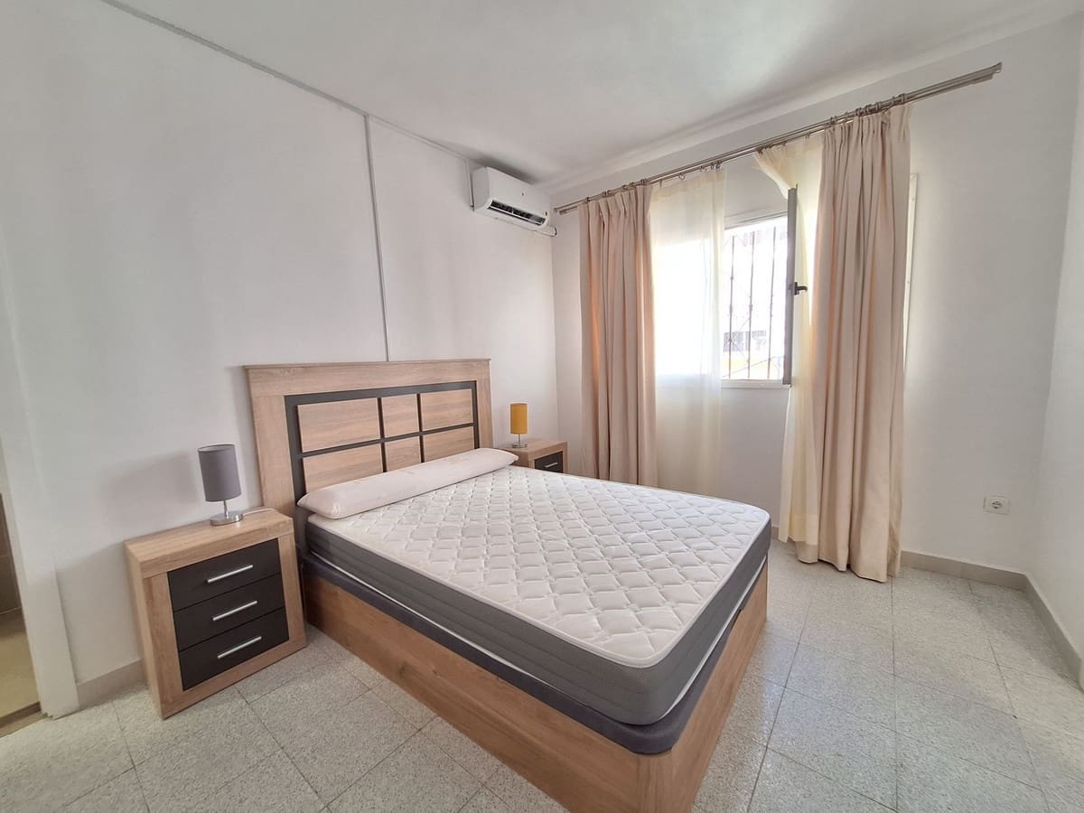 4 soverom Leilighet til salgs i San Enrique de Guadiaro med garasje - € 208 000 (Ref: 10082774)