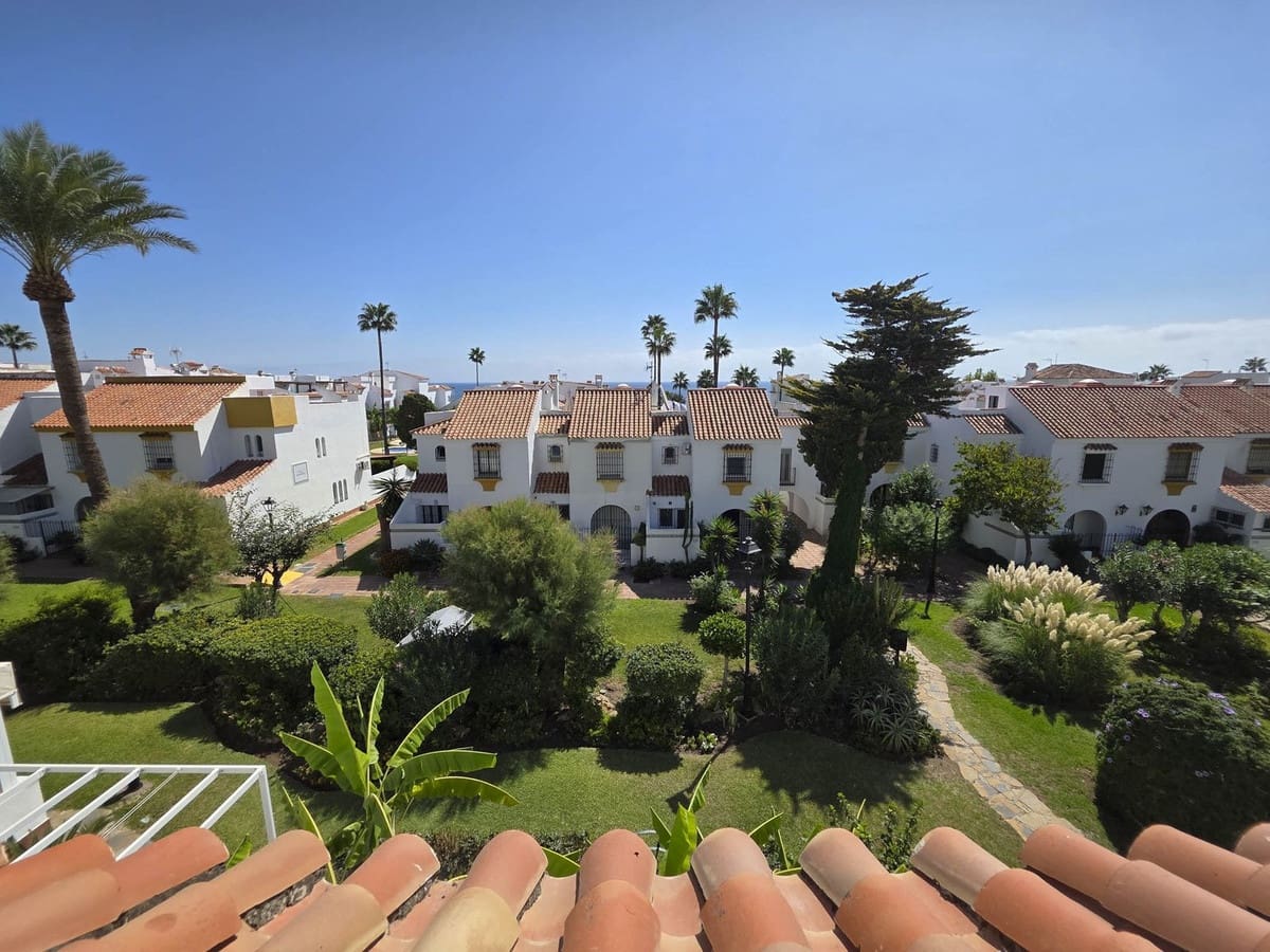 3 makuuhuone Omakotitalo myytävänä paikassa Bahia de Casares mukana 
autotalli - 535 000 € (Ref: 10082775)