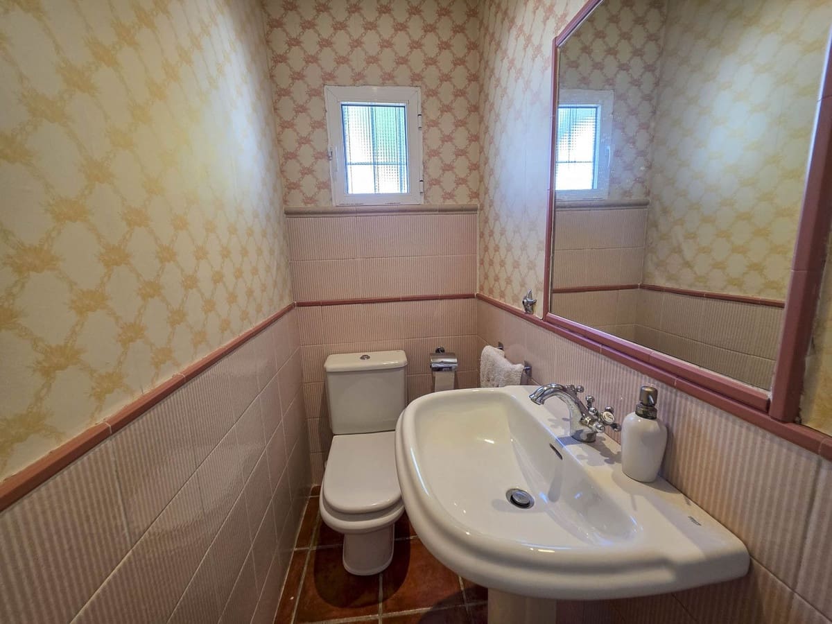 3 makuuhuone Omakotitalo myytävänä paikassa Bahia de Casares mukana 
autotalli - 535 000 € (Ref: 10082775)
