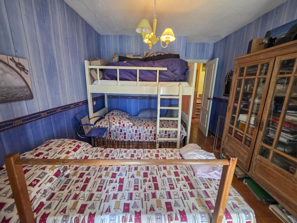 3 makuuhuone Omakotitalo myytävänä paikassa Bahia de Casares mukana 
autotalli - 535 000 € (Ref: 10082775)