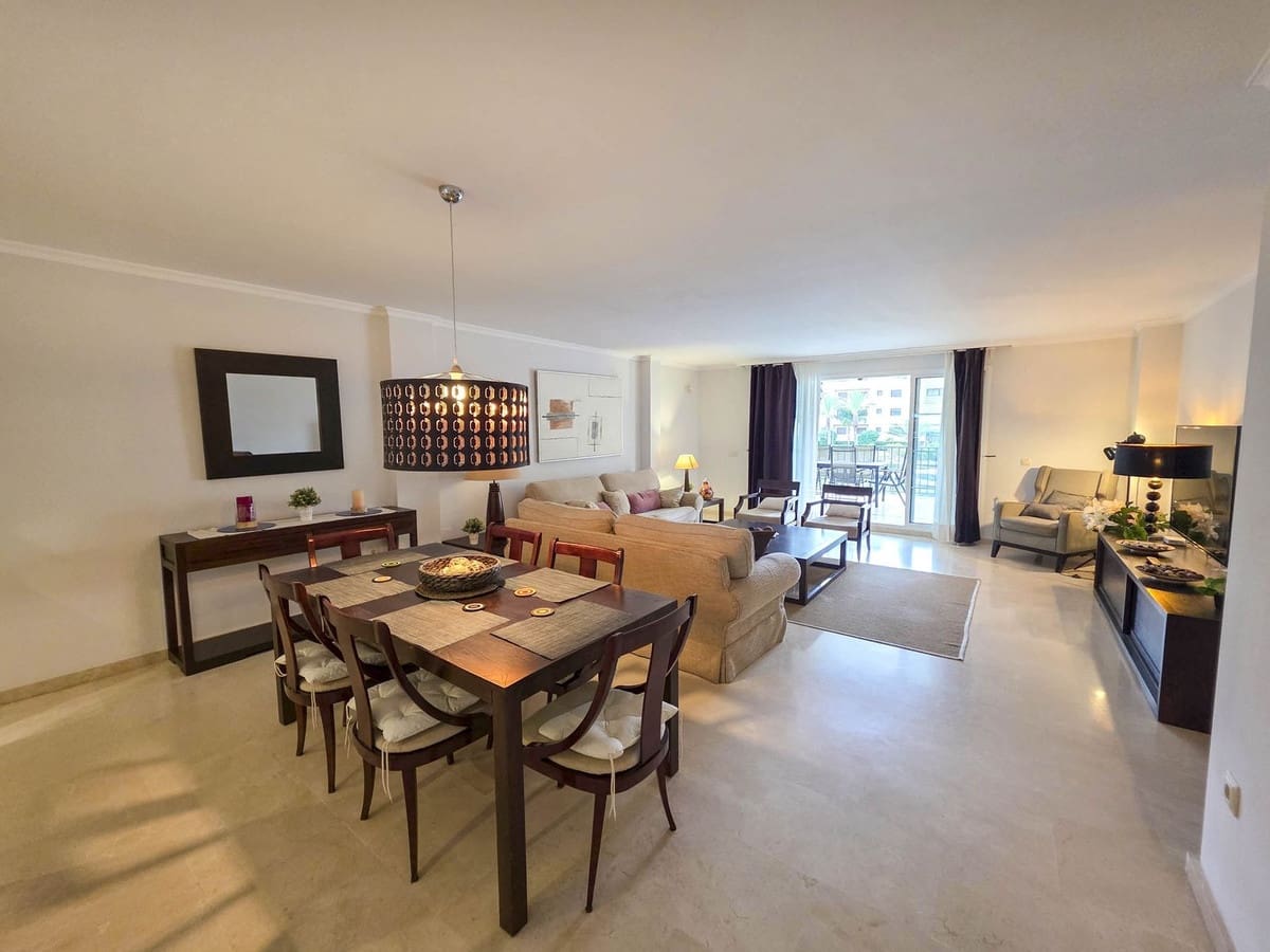 3 quarto Apartamento para venda em Sotogrande - 680 000 € (Ref: 10082780)