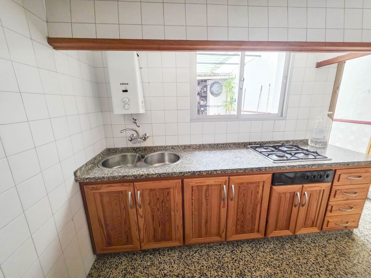 5 quarto Casa em Banda para venda em Estepona com garagem - 700 000 € (Ref: 10082788)