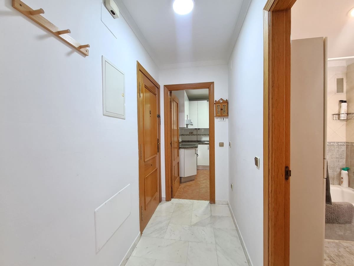 2 bedroom Apartment for sale in Estepona - € 325,000 (Ref: 10082791)