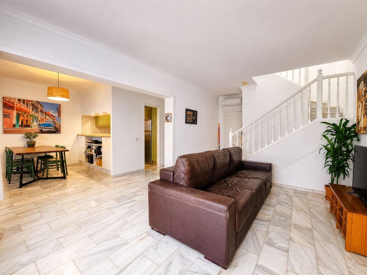 3 bedroom Townhouse for sale in La Duquesa / Puerto de la Duquesa - € 399,000 (Ref: 10082802)