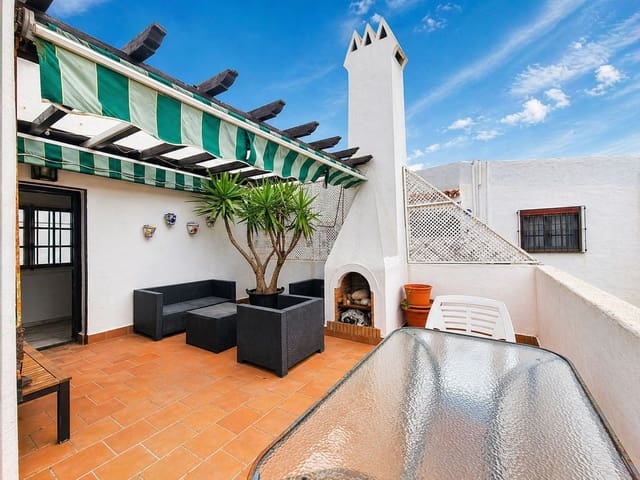3 bedroom Townhouse for sale in La Duquesa / Puerto de la Duquesa, Manilva - € 399,000 (Ref: 10082802)