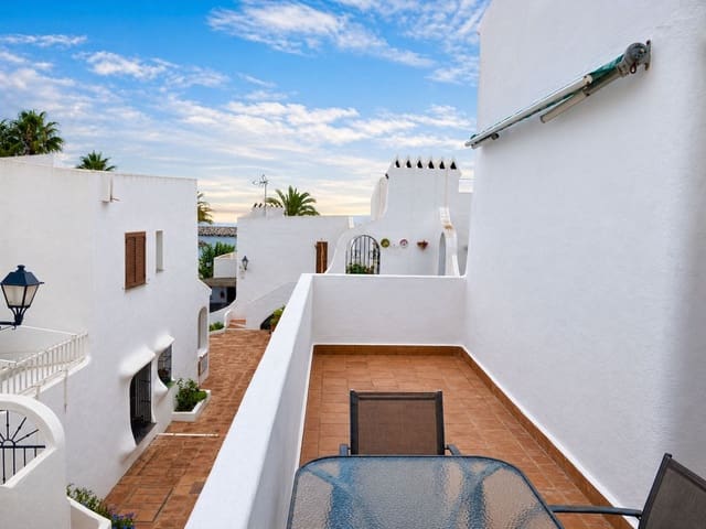 3 bedroom Townhouse for sale in La Duquesa / Puerto de la Duquesa, Manilva - € 399,000 (Ref: 10082802)