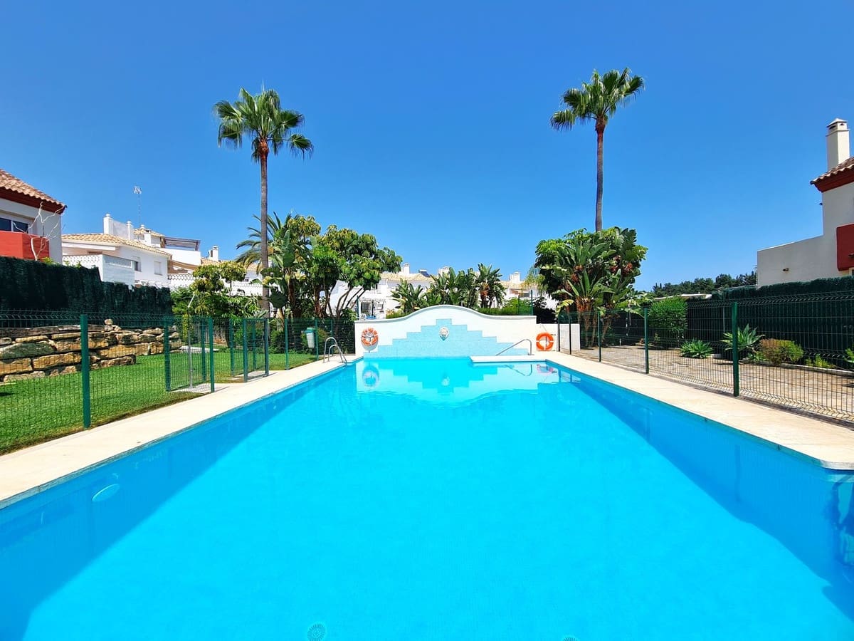 3 bedroom Townhouse for sale in Estepona - € 540,000 (Ref: 10082845)