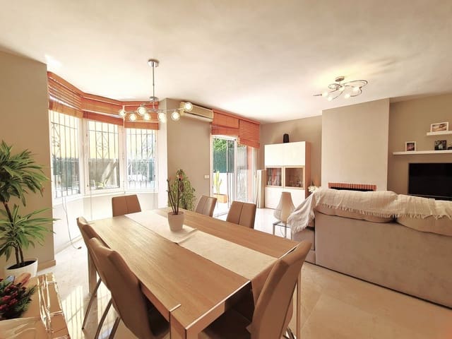 3 chambre Maison de Ville à vendre à Zona Calvario, Estepona - 540 000 € (Ref: 10082845)