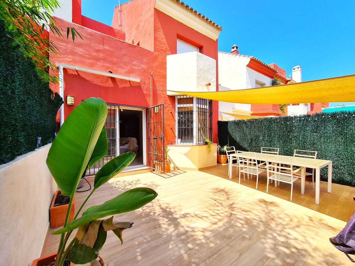 3 bedroom Townhouse for sale in Estepona - € 540,000 (Ref: 10082845)