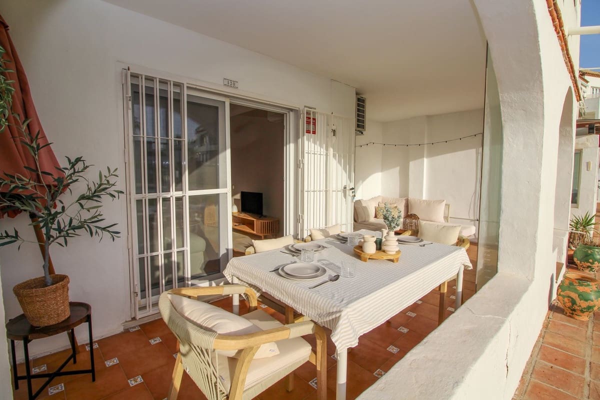2 slaapkamer Appartement te koop in Calahonda met garage - € 575.000 (Ref: 10082860)