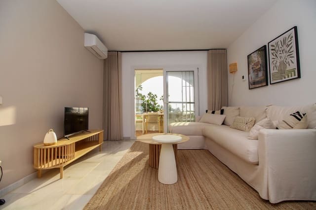 2 slaapkamer Appartement te koop in Calahonda, Mijas met garage - € 575.000 (Ref: 10082860)