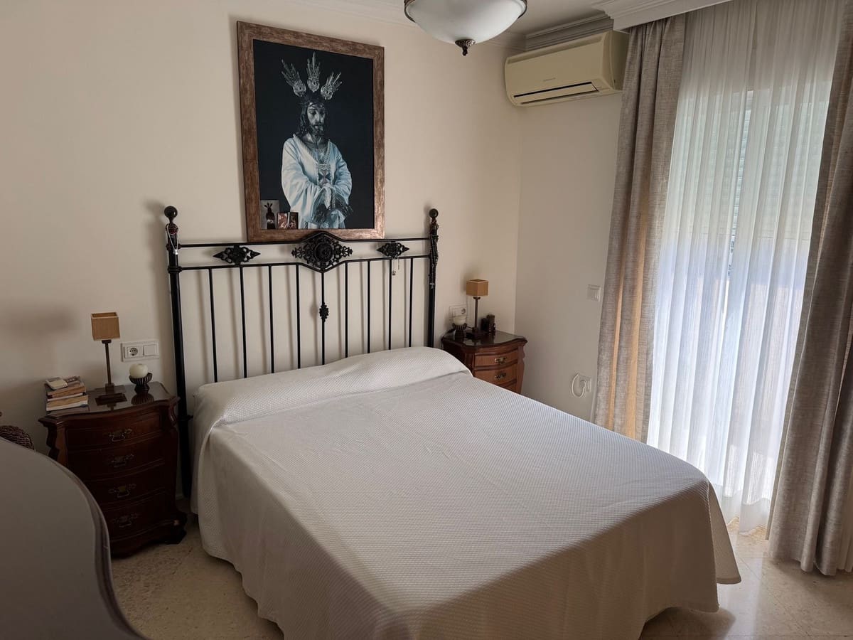 4 sovrum Lägenhet till salu i Estepona med pool garage - 695 000 € (Ref: 10082867)
