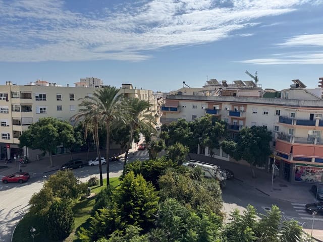 4 Zimmer Apartment zu verkaufen in Zona Calvario, Estepona mit Pool Garage - 695.000 € (Ref: 10082867)