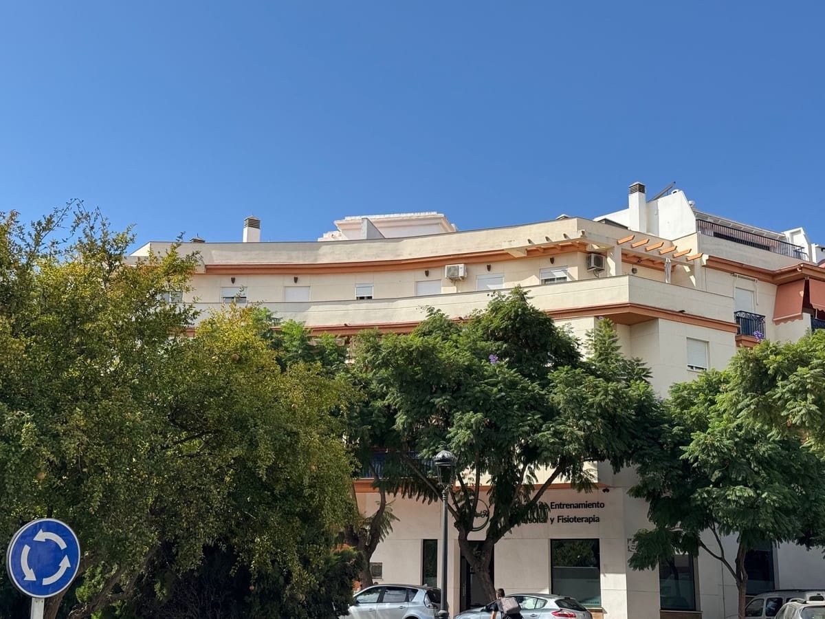 4 sovrum Lägenhet till salu i Estepona med pool garage - 695 000 € (Ref: 10082867)